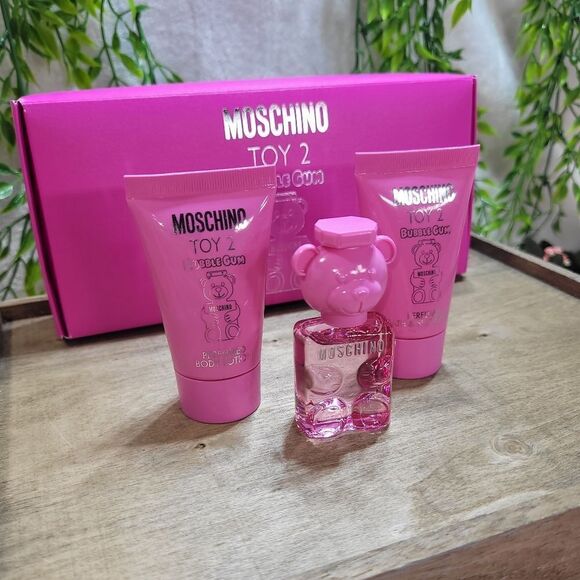 NIB Moschino Toy 2 Bubblegum 25ml 3pc Gift Set - Picture 2 of 9